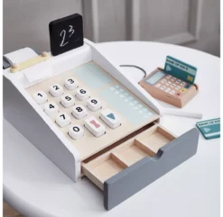 Kid's Concept Caisse Enregistreuse - Blanc 10 Kid's Concept Caisse Enregistreuse - Blanc -Enfant Fournitures Boutique 1000259 caisse enregistreuse kids concept 4 1264x1234