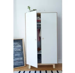 Armoire Merlin - Blanc/Noyer -Enfant Fournitures Boutique armoire merlin bouleau oeuf nyc 3 1264x1234 1