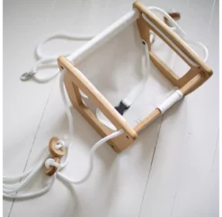 Balançoire Bébé Et Junior Cuir Blanc - Chêne -Enfant Fournitures Boutique balancoire bebe lillagunga cuir blanc chene 3 1264x1234