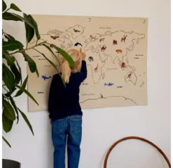 Ferm LIVING Poster Carte Du Monde -Enfant Fournitures Boutique carte du monde world ferm living 2 1264x1234