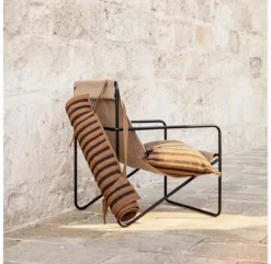 Ferm LIVING Chaise Lounge Desert - Noir/Sable -Enfant Fournitures Boutique chaise lounge adulte desert sable noir ferm living 8 1264x1234