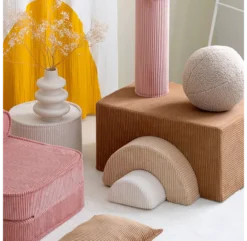 Trio De Poufs Rainbow En Velours Côtelé - Toffee -Enfant Fournitures Boutique ensemble de poufs rainbow toffee wigiwama 4 1264x1234