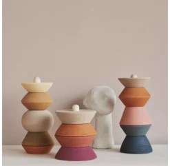 Sculpture à Empiler Big Ball - Ocre -Enfant Fournitures Boutique formes a empiler big ball raduga grez naturel 3 1264x1234