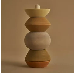 Sculpture à Empiler Big Ball - Ocre -Enfant Fournitures Boutique formes a empiler big ball raduga grez naturel 4 1264x1234