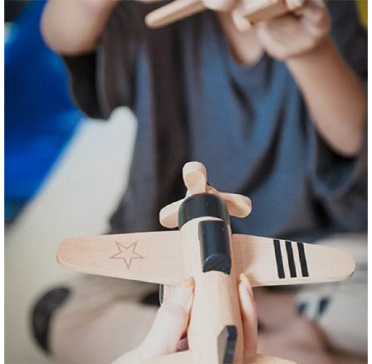 Kiko Avion à Hélice Hikouki - Noir 5 Kiko Avion à Hélice Hikouki - Noir – Image 3