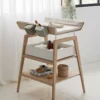 Leander Table à Langer Linea - Hêtre -Enfant Fournitures Boutique housse de matelas a langer cappuccino sable leander 2 1264x1234
