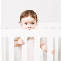 Lit Bébé évolutif Classic - Noyer -Enfant Fournitures Boutique lit bebe evolutif classic noyer oeuf nyc 3 1264x1234