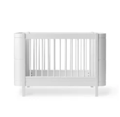 Lit Bébé évolutif Mini+ Wood Sans Kit De Conversion - Blanc -Enfant Fournitures Boutique lit bebe evolutif wood mini plus sans kit blanc oliver furniture 1 1264x1234 1