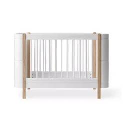 Lit Bébé évolutif Mini+ Wood Sans Kit De Conversion - Blanc/Chêne 17 Lit Bébé évolutif Mini+ Wood Sans Kit De Conversion - Blanc/Chêne -Enfant Fournitures Boutique lit bebe evolutif wood mini plus sans kit chene oliver furniture 1 1264x1234