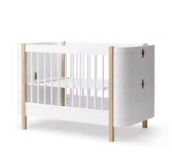 Lit Bébé évolutif Mini+ Wood Sans Kit De Conversion - Blanc/Chêne 12 Lit Bébé évolutif Mini+ Wood Sans Kit De Conversion - Blanc/Chêne -Enfant Fournitures Boutique lit bebe evolutif wood mini plus sans kit chene oliver furniture 3 1264x1234