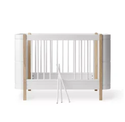 Lit Bébé évolutif Mini+ Wood Sans Kit De Conversion - Blanc/Chêne 14 Lit Bébé évolutif Mini+ Wood Sans Kit De Conversion - Blanc/Chêne -Enfant Fournitures Boutique lit bebe evolutif wood mini plus sans kit chene oliver furniture 5 1264x1234