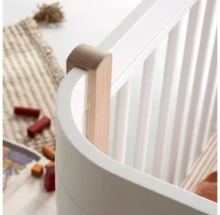 Lit Bébé évolutif Mini+ Wood Sans Kit De Conversion - Blanc/Chêne 16 Lit Bébé évolutif Mini+ Wood Sans Kit De Conversion - Blanc/Chêne -Enfant Fournitures Boutique lit bebe evolutif wood mini plus sans kit chene oliver furniture 7 1264x1234