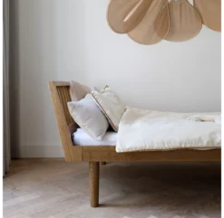 Lit Junior Eli Combi - Chêne Fumé -Enfant Fournitures Boutique lit junior combi eli avec tete de lit chene fume kas kopenhagen 4 1264x1234 1