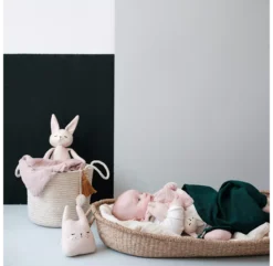 Doudou Lapin Buddy Bunny - Mauve Clair -Enfant Fournitures Boutique peluche lapin buddy bunny rose poudre fabelab 6 1264x1234