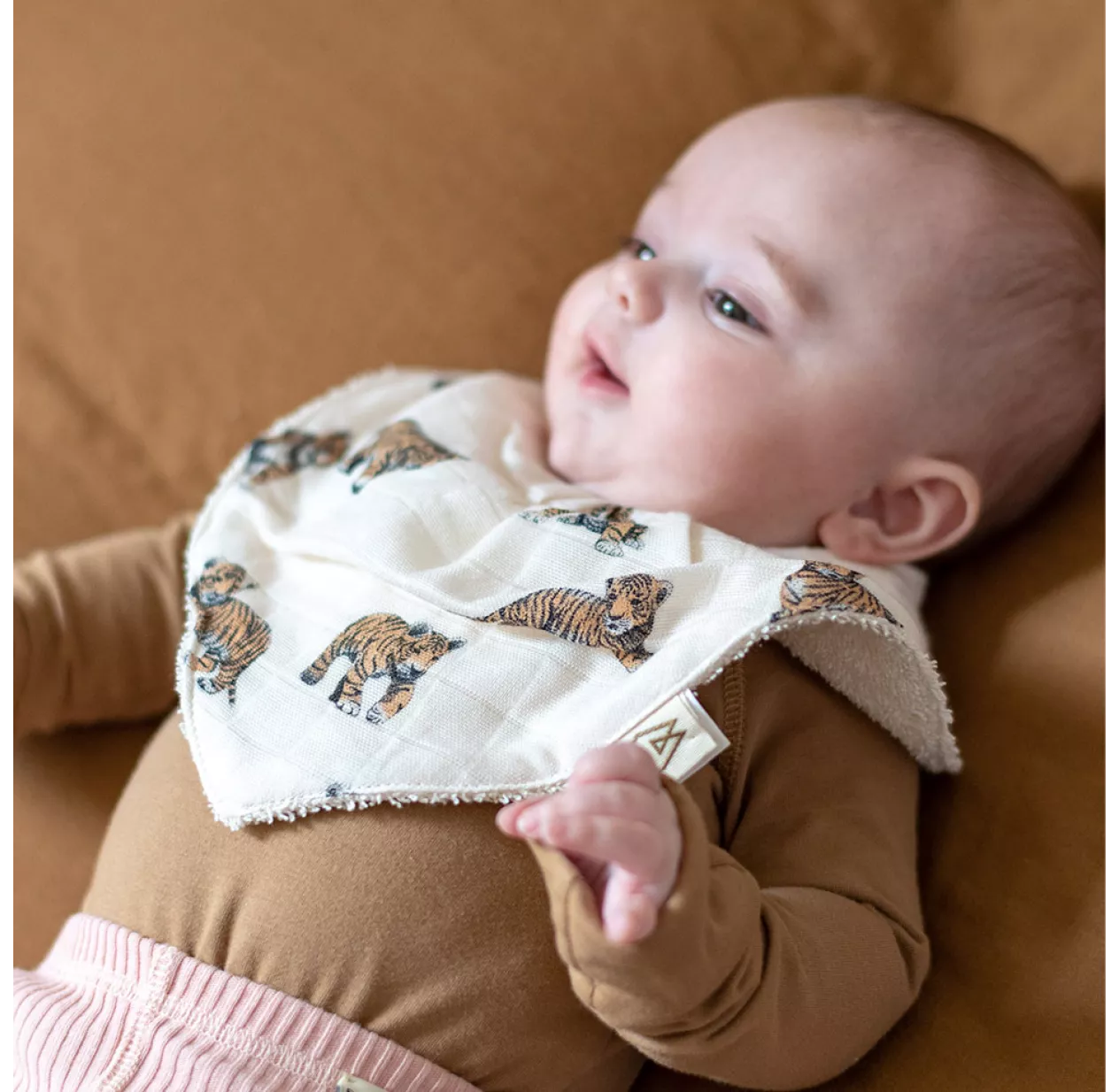 Set De 2 Bavoirs Bandana MAEL Tigre 5 Set De 2 Bavoirs Bandana MAEL Tigre – Image 3