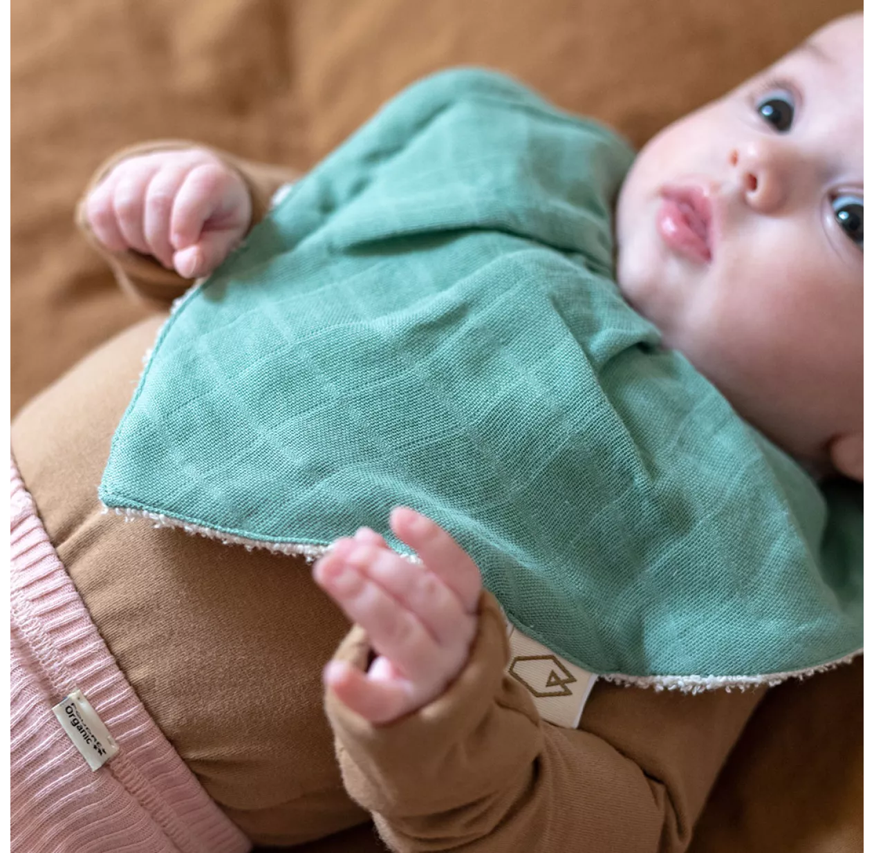 Set De 2 Bavoirs Bandana MAEL Tigre 7 Set De 2 Bavoirs Bandana MAEL Tigre – Image 5