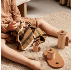 Ferm LIVING Service à Thé Toro 6 Ferm LIVING Service à Thé Toro -Enfant Fournitures Boutique set dinette the ferm living 2 1264x1234