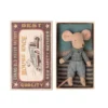 Maileg Souris Petit Frère Dans Sa Boîte 2 Maileg Souris Petit Frère Dans Sa Boîte -Enfant Fournitures Boutique souris petit frere dans sa boite vichy maileg 1 1264x1234