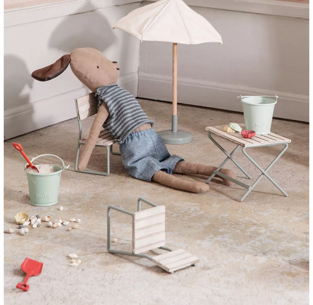 Maileg Table De Jardin, Chaise Et Banc Miniature 4 Maileg Table De Jardin, Chaise Et Banc Miniature – Image 2