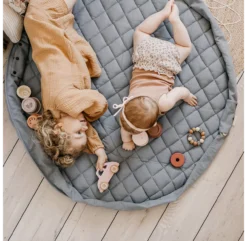 Play&Go Sac - Tapis D'éveil Organic - Bleu Gris -Enfant Fournitures Boutique tapis sac de jeux organic bleu play and go 2 1264x1234