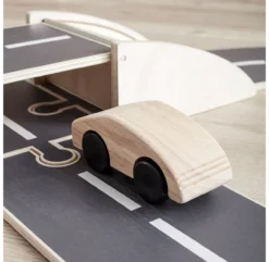 Kid's Concept Voiture Sport Aiden - Bois Naturel -Enfant Fournitures Boutique voiture sport aiden kids concept 4 1264x1234