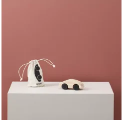 Kid's Concept Voiture Sport Aiden - Bois Naturel -Enfant Fournitures Boutique voiture sport aiden kids concept 7 1264x1234